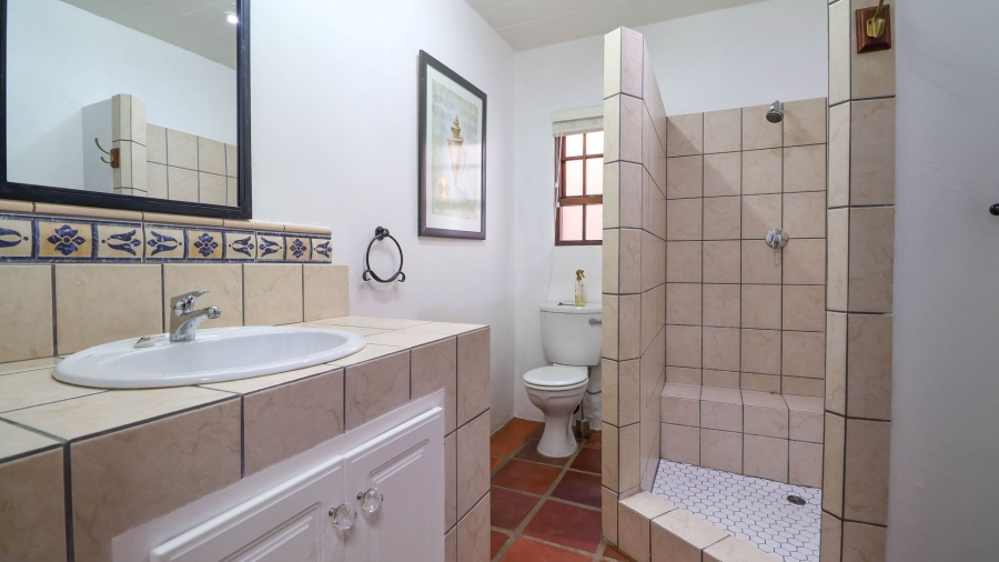 6 Bedroom Property for Sale in Kingfisher Creek Western Cape